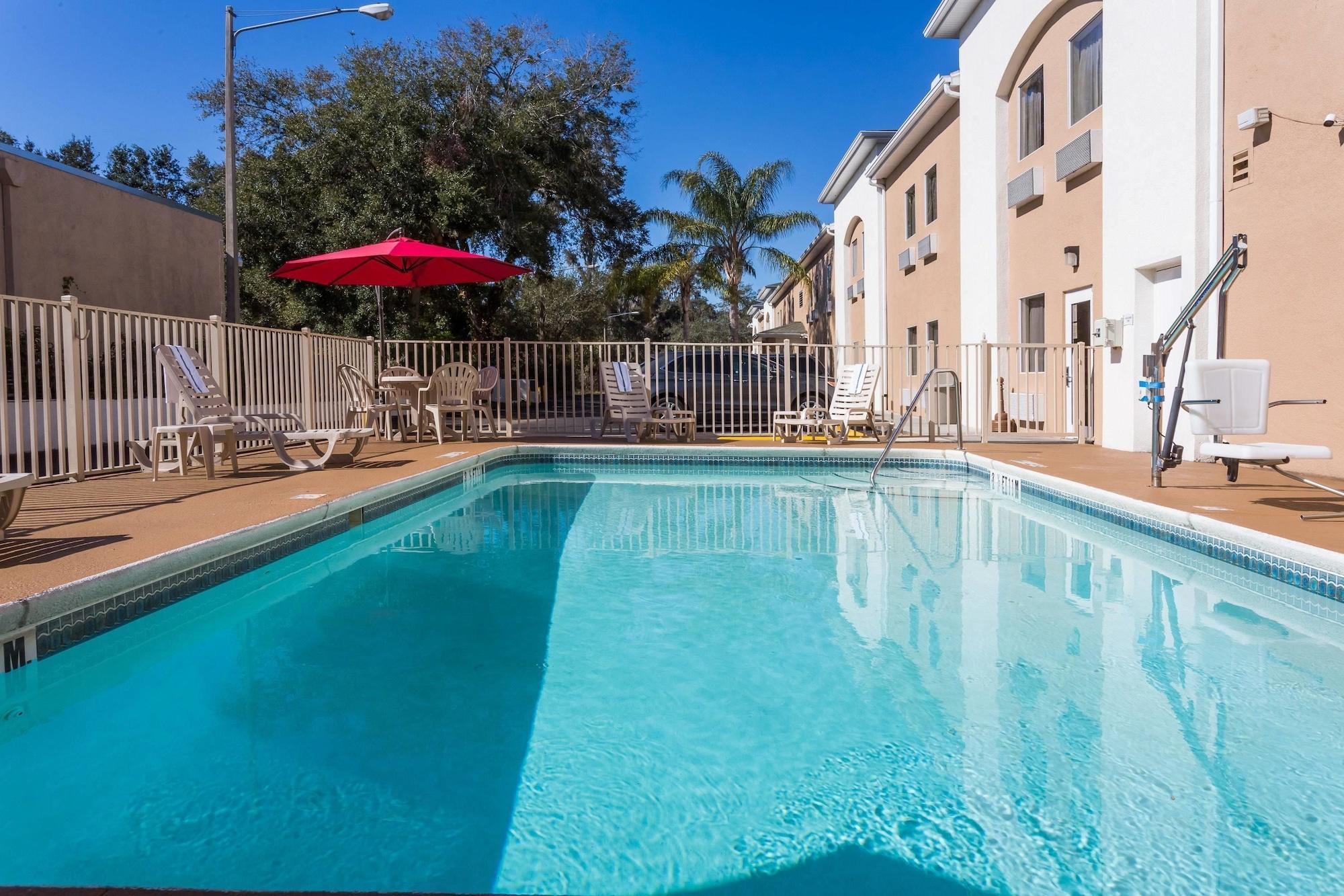 Quality Inn Zephyrhills-Dade City Ngoại thất bức ảnh